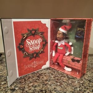 *Collectible* Snoop On The Scoop 12" Plush Figurine w/ Accessories (Not a Toy)